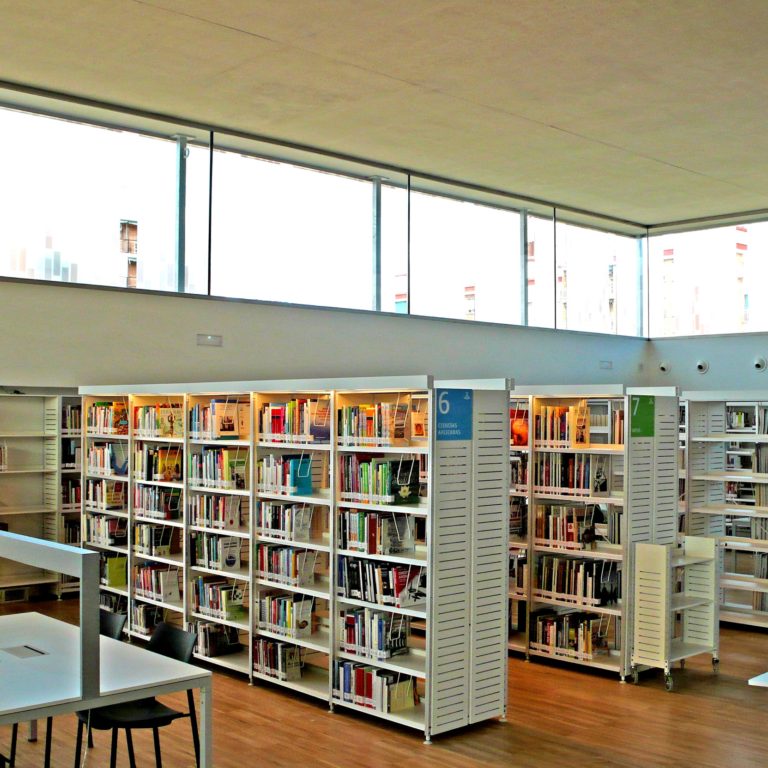 Las bibliotecas municipales de Madrid donan 1.000 libros para los pacientes del hospital de IFEMA