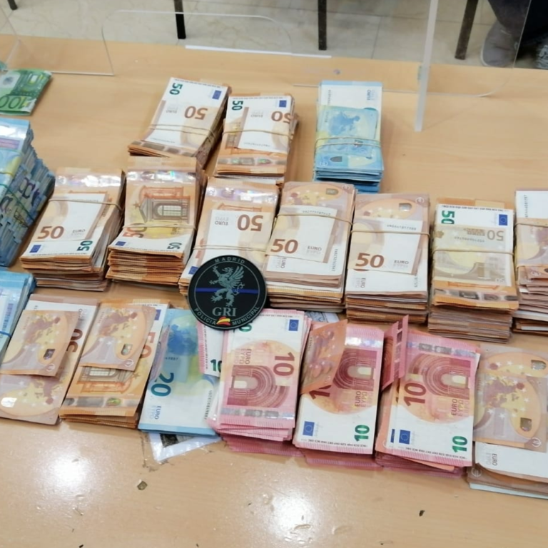 Incautados 124.100 euros y detenidas dos personas en Puente de Vallecas