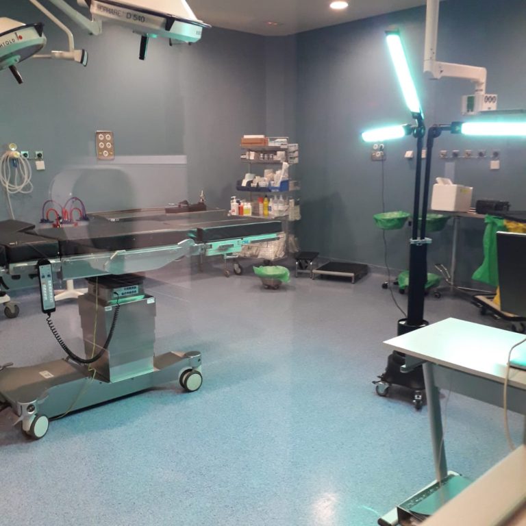 El Hospital Infanta Leonor emplea luz ultravioleta para reforzar la desinfección de sus instalaciones