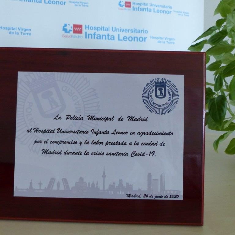 El Hospital Universitario Infanta Leonor, condecorado por la Policía Municipal de Madrid