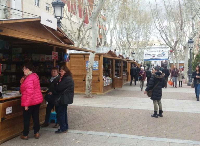 Puente de Vallecas celebra su V Feria del Libro