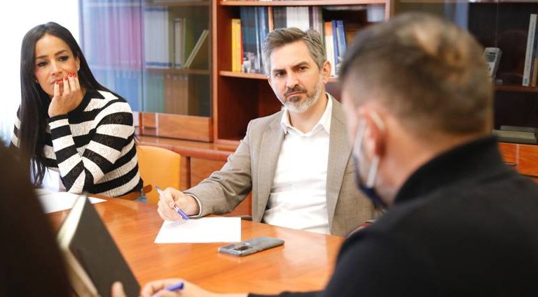 Villacís se reúne en Villa de Vallecas con los equipos de coordinación del Programa de Prevención de la Violencia Urbana