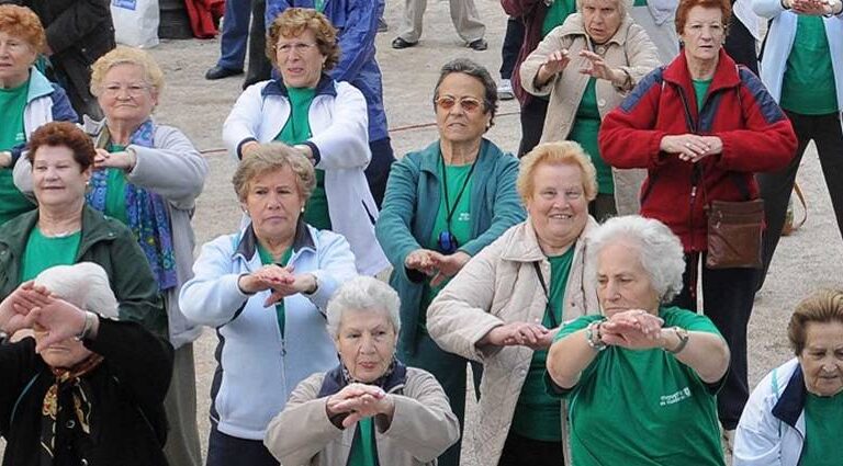 Puente de Vallecas celebra el Día Internacional de las Personas Mayores