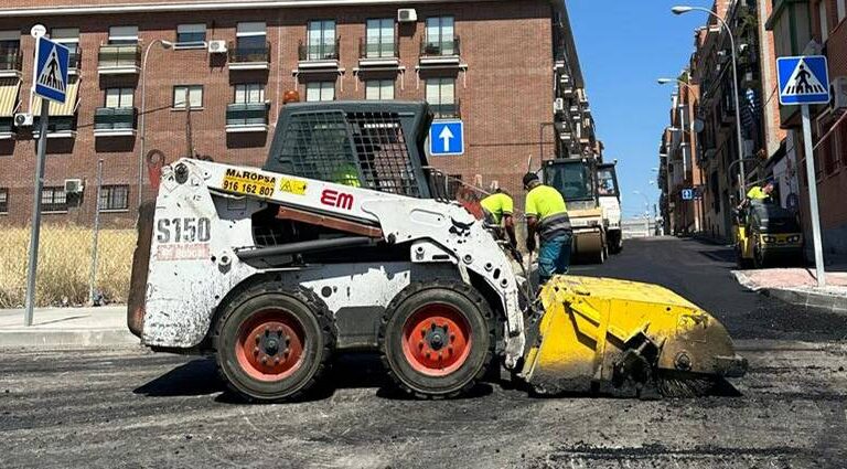 Pavimentan las calles de Villa de Vallecas con una inversión de 400.000 euros