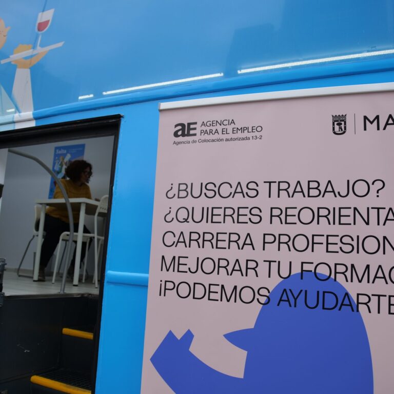 El Bus del Empleo pasará por Villa de Vallecas