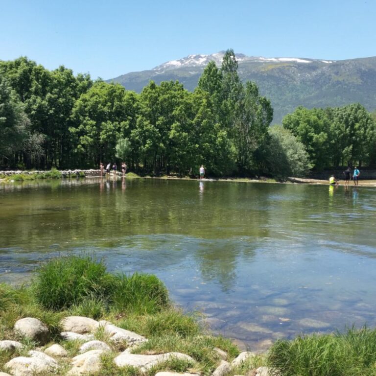 Turismo de agua en la Comunidad de Madrid: Guía de rutas y actividades