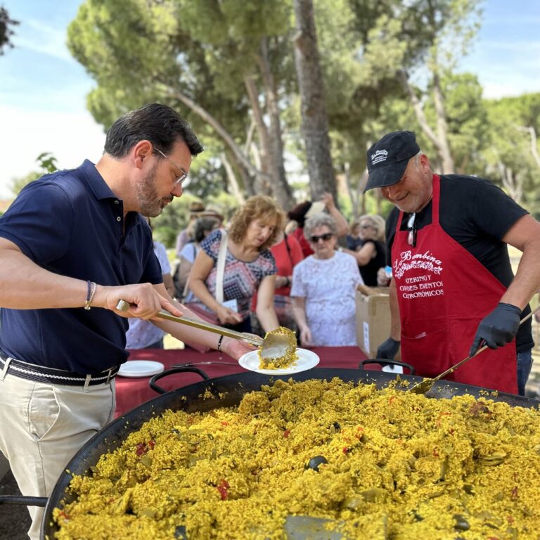 Arte y paella en la Semana del Mayor de Villa de Vallecas