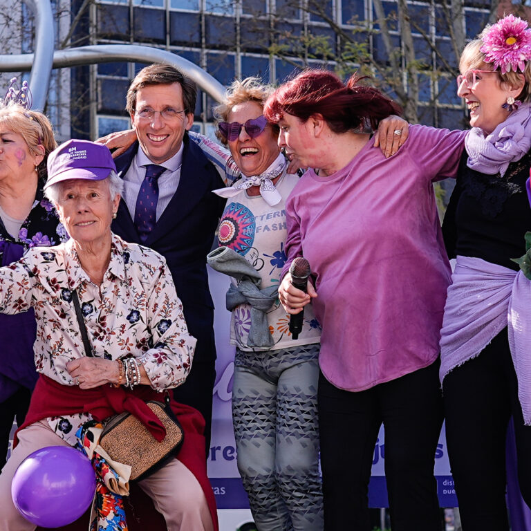 Vallecas lidera la iniciativa del flashmob por la igualdad y contra el edadismo