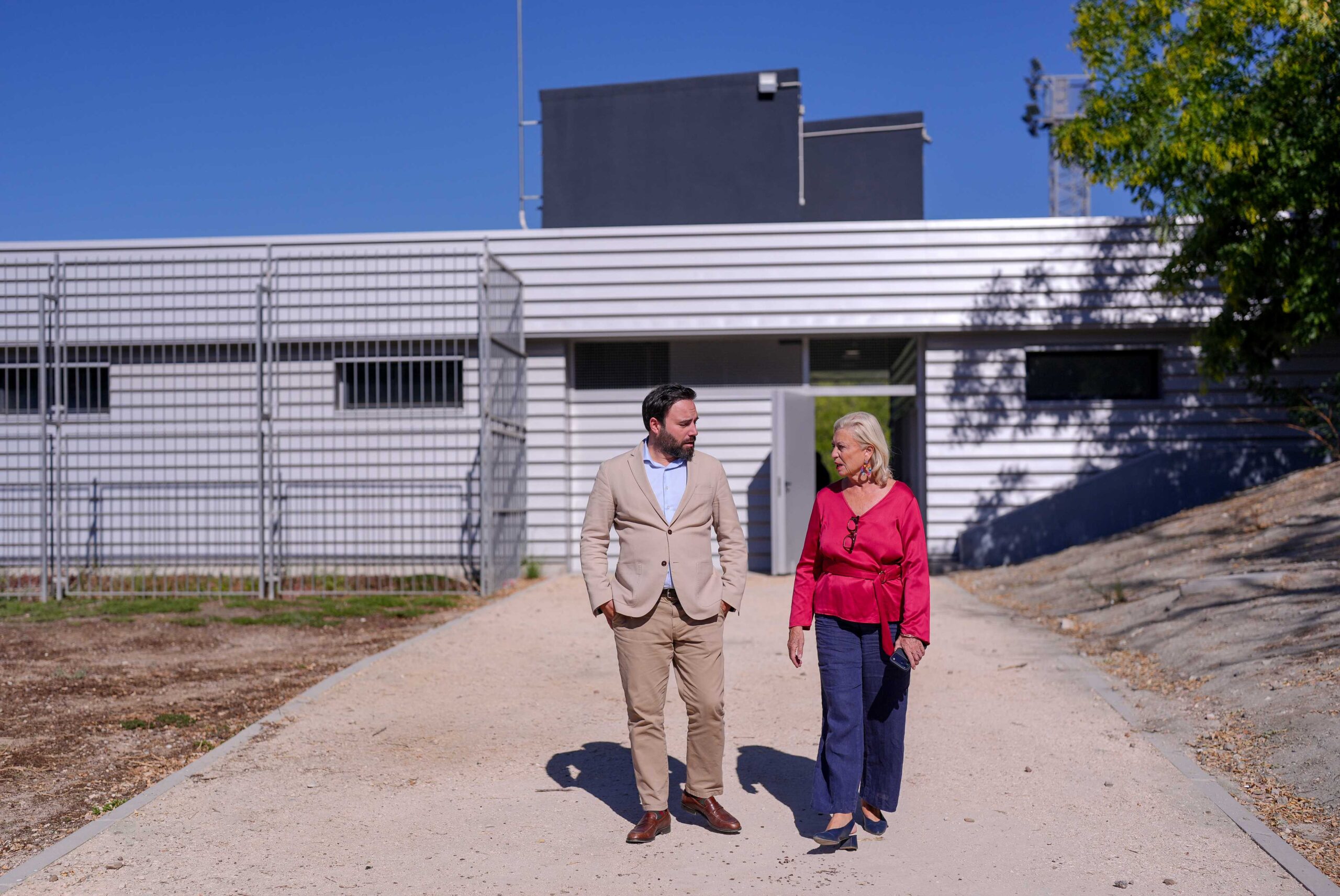 El Centro Deportivo Municipal Entrevías estrena vestuarios de los campos de rugby y fútbol
